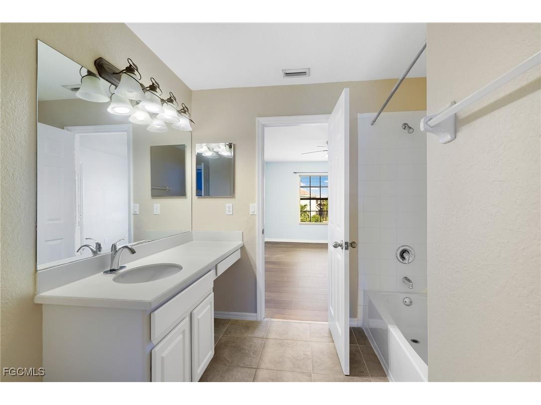 2201 Cape Heather Circle Cape Coral FL 33991 2025022328 image30