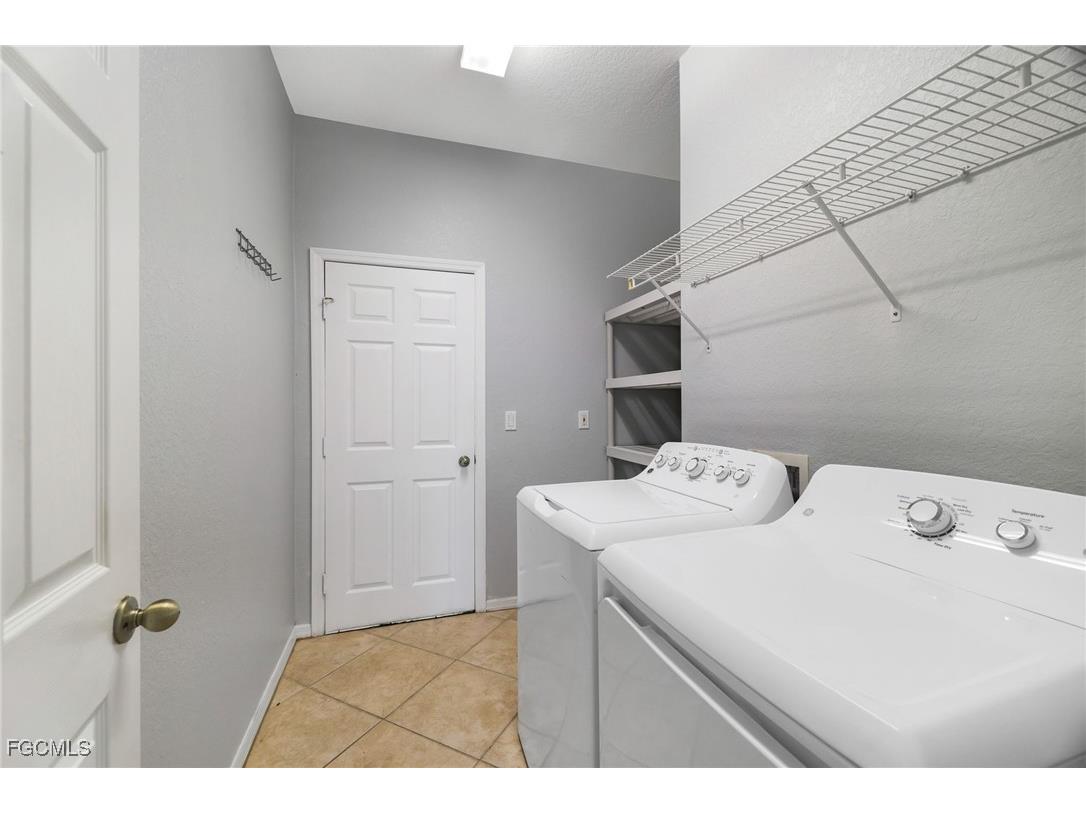 2201 Cape Heather Circle Cape Coral FL 33991 2025022328 image39