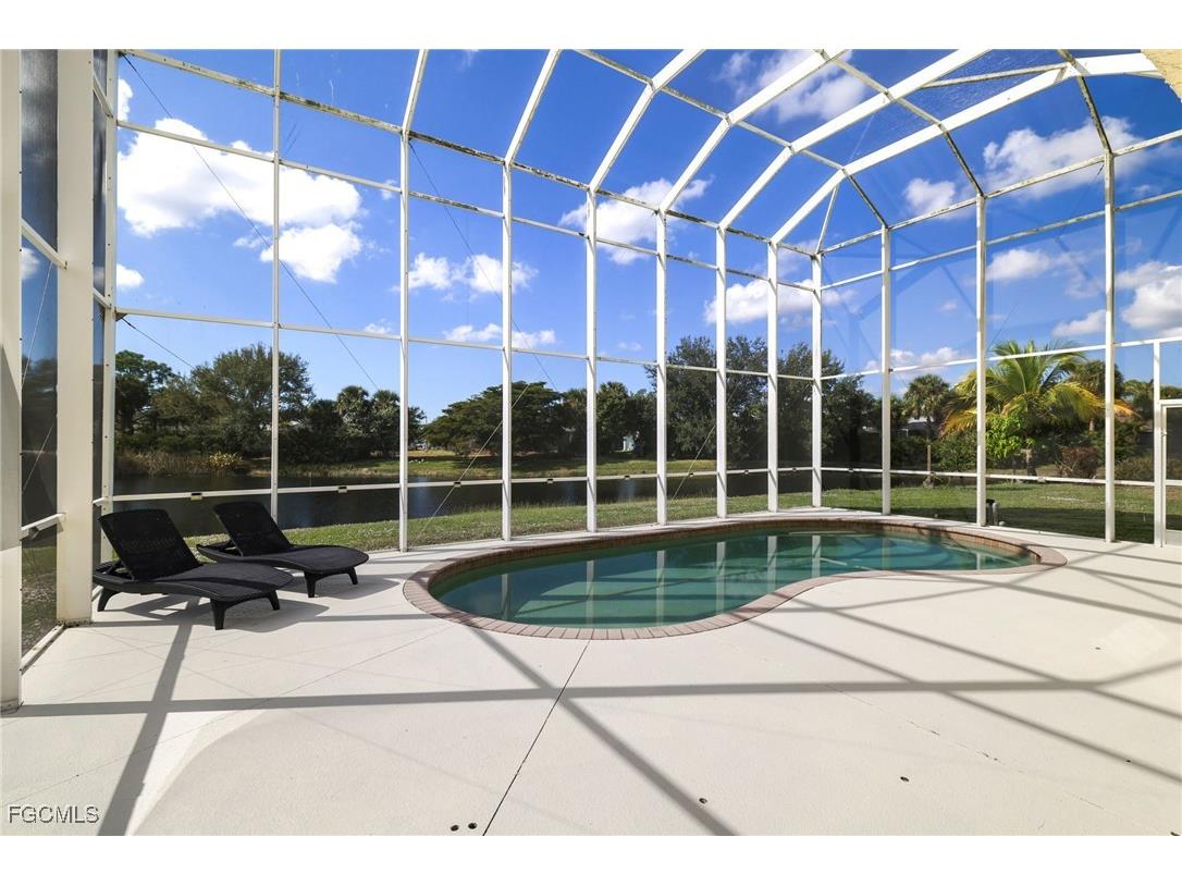 2201 Cape Heather Circle Cape Coral FL 33991 2025022328 image43