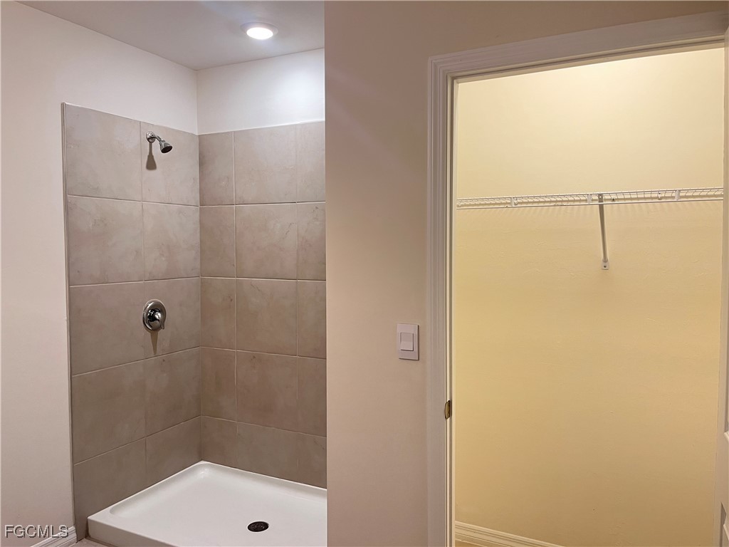 2201 NW 24th Terrace Cape Coral FL 33993 2026003958 image18