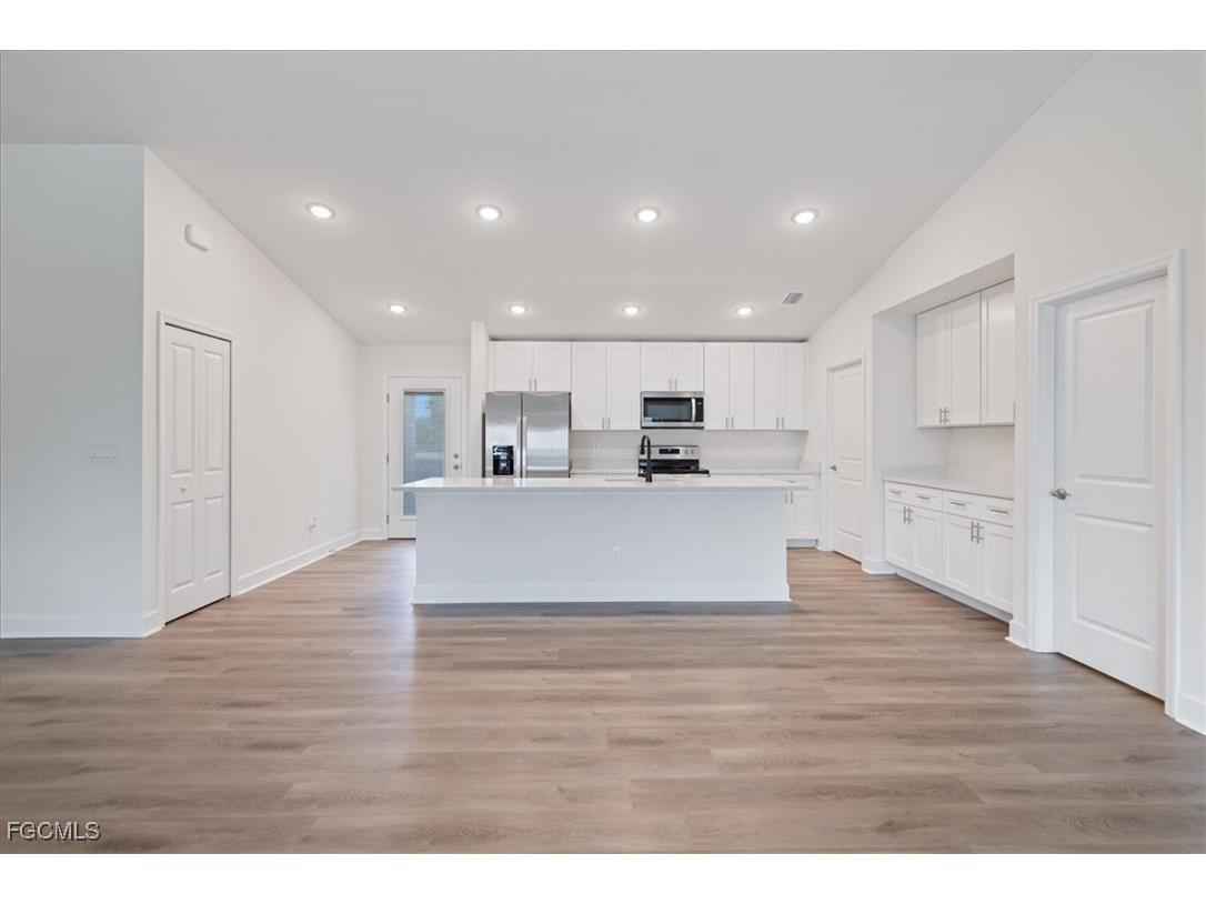 2201 NW 2nd Avenue Cape Coral FL 33993 2025016722 image8