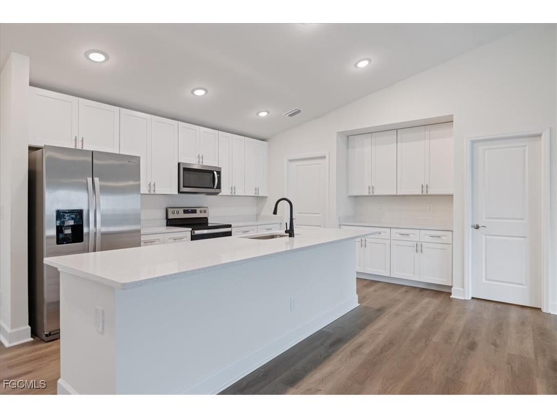 2201 NW 2nd Avenue Cape Coral FL 33993 2025016722 image9