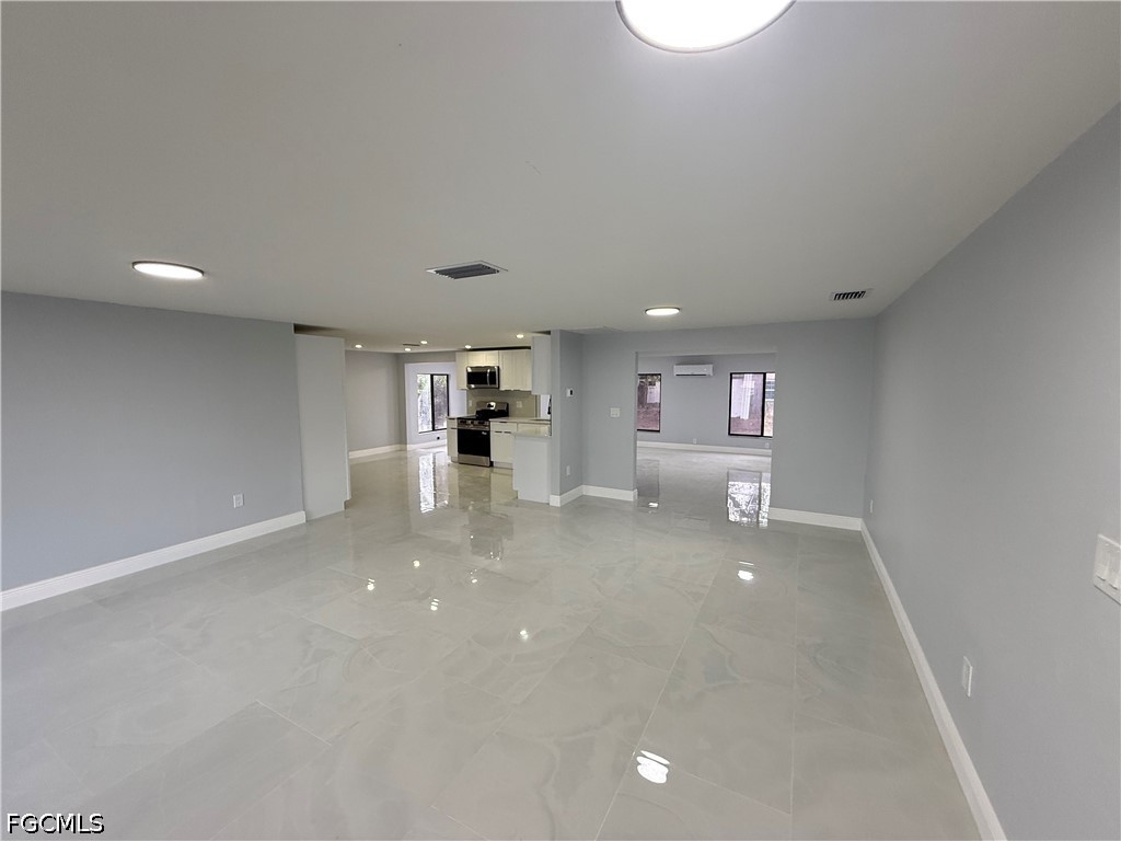 2201 Parkview Drive Fort Myers FL 33905 2026019003 image3