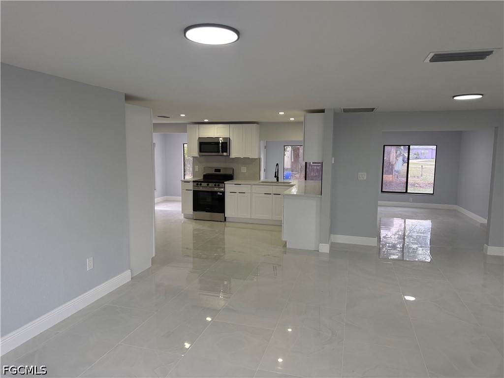2201 Parkview Drive Fort Myers FL 33905 2026019003 image5