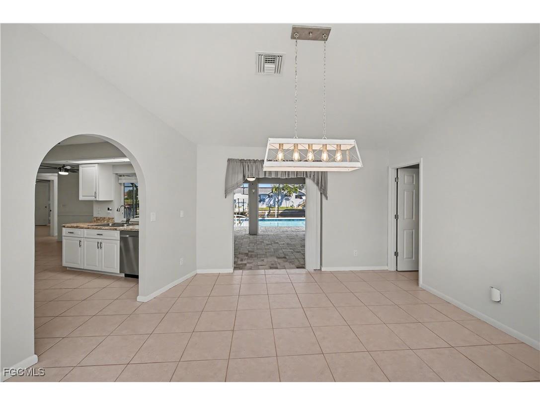 2201 SE 10th Avenue Cape Coral FL 33990 2026004028 image13