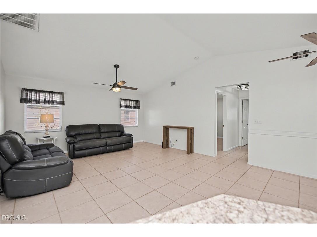 2201 SE 10th Avenue Cape Coral FL 33990 2026004028 image18