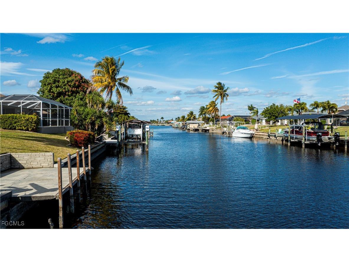 2201 SE 10th Avenue Cape Coral FL 33990 2026004028 image2