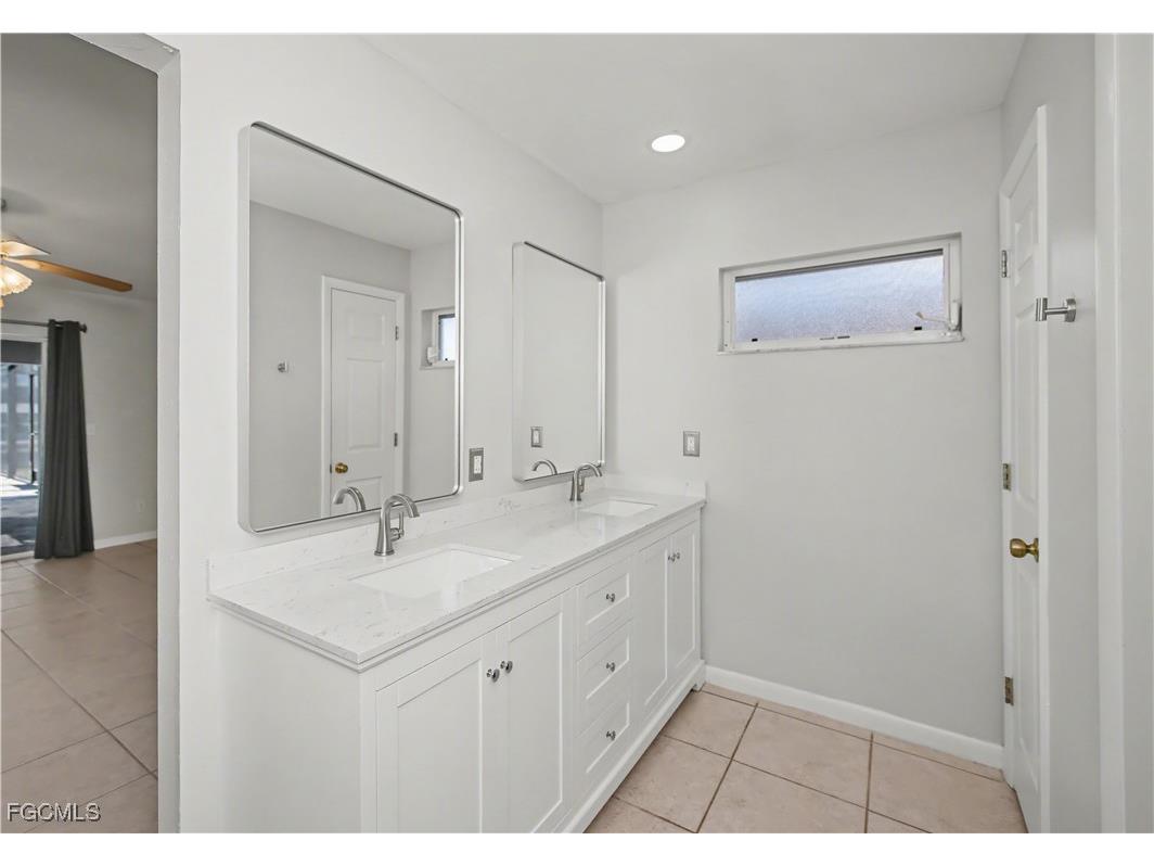 2201 SE 10th Avenue Cape Coral FL 33990 2026004028 image21