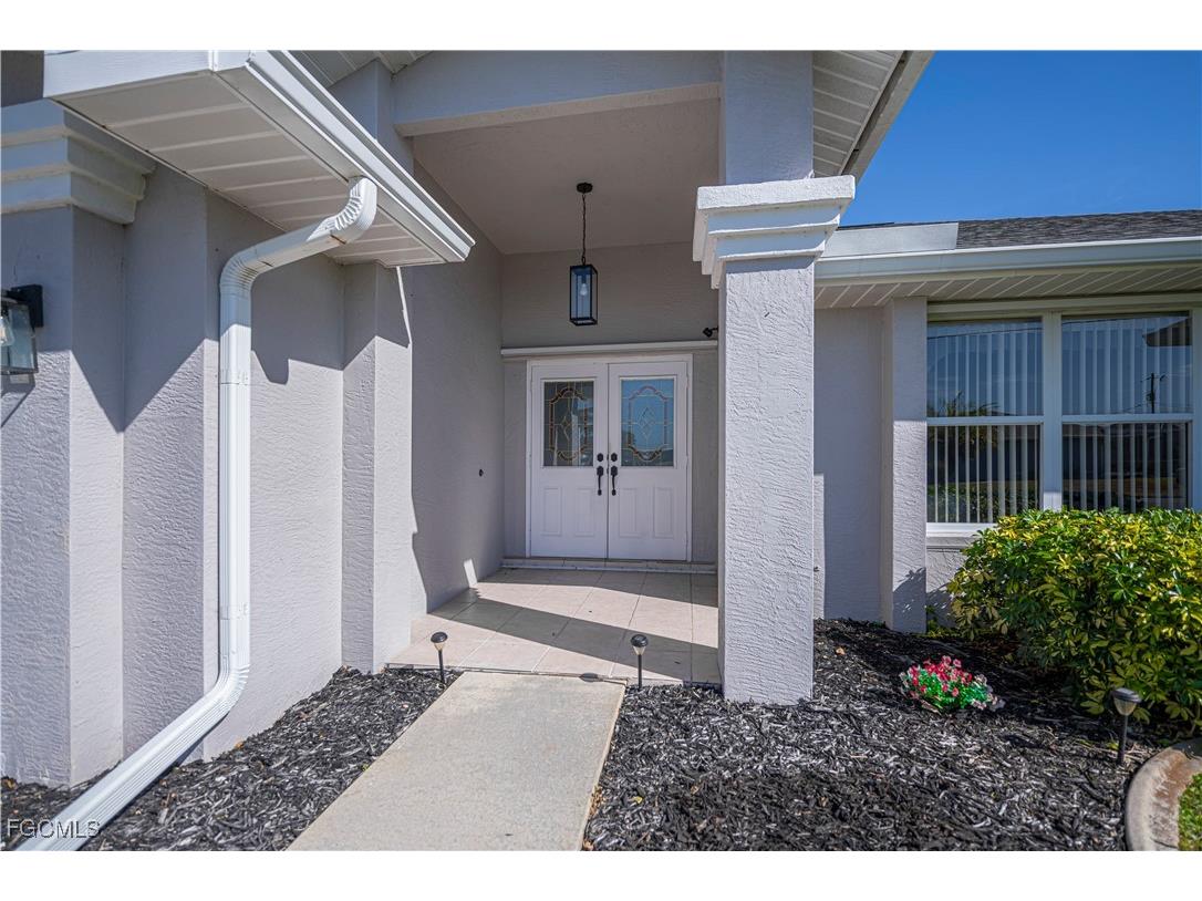 2201 SE 10th Avenue Cape Coral FL 33990 2026004028 image9