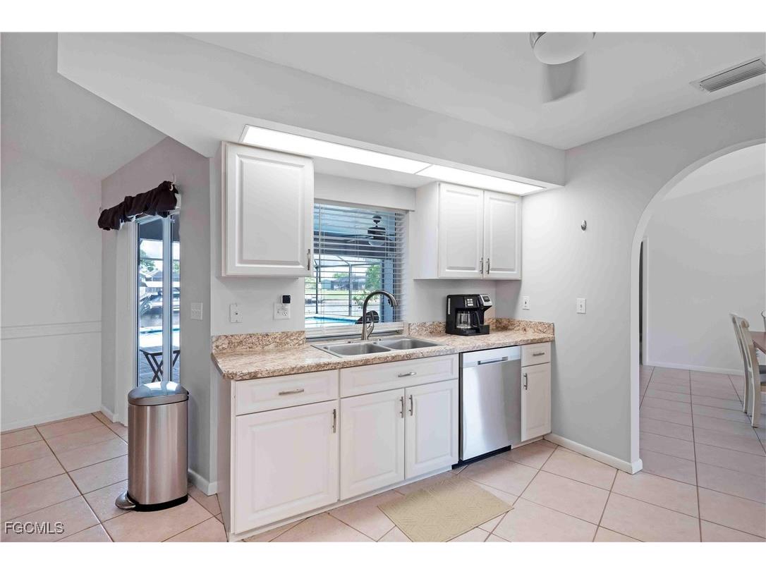 2201 SE 10th Avenue Cape Coral FL 33990 224033697 image15