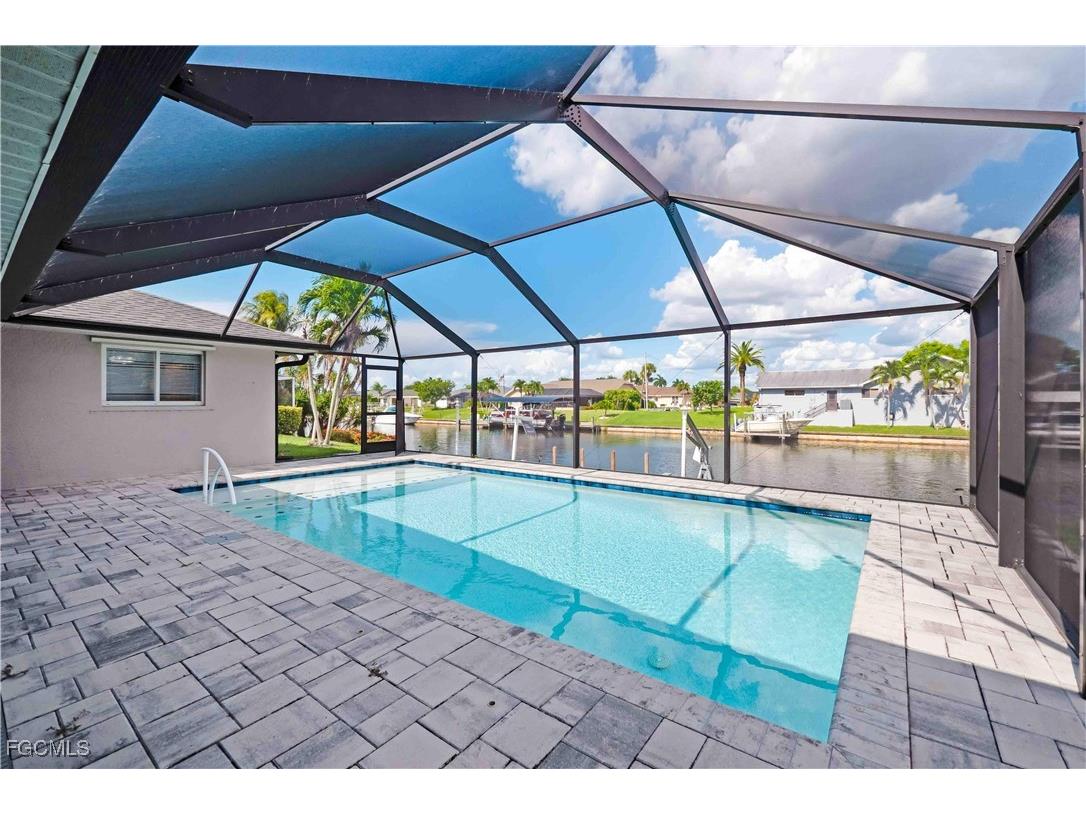 2201 SE 10th Avenue Cape Coral FL 33990 224033697 image2