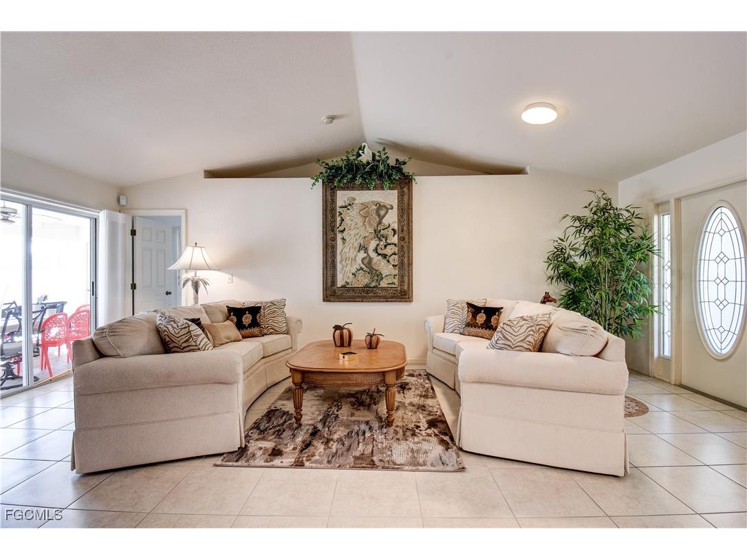 2201 SE 17th Place Cape Coral FL 33990 2026003765 image2