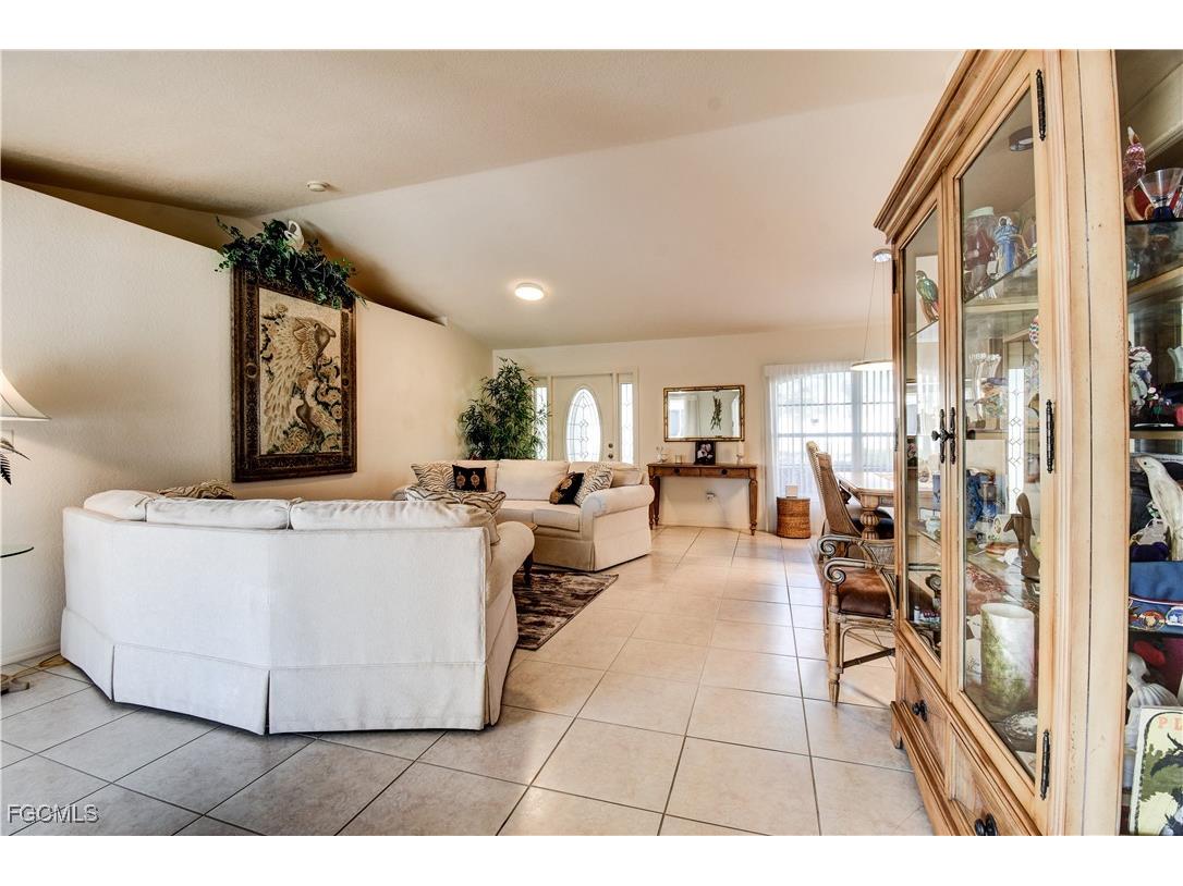 2201 SE 17th Place Cape Coral FL 33990 2026003765 image3