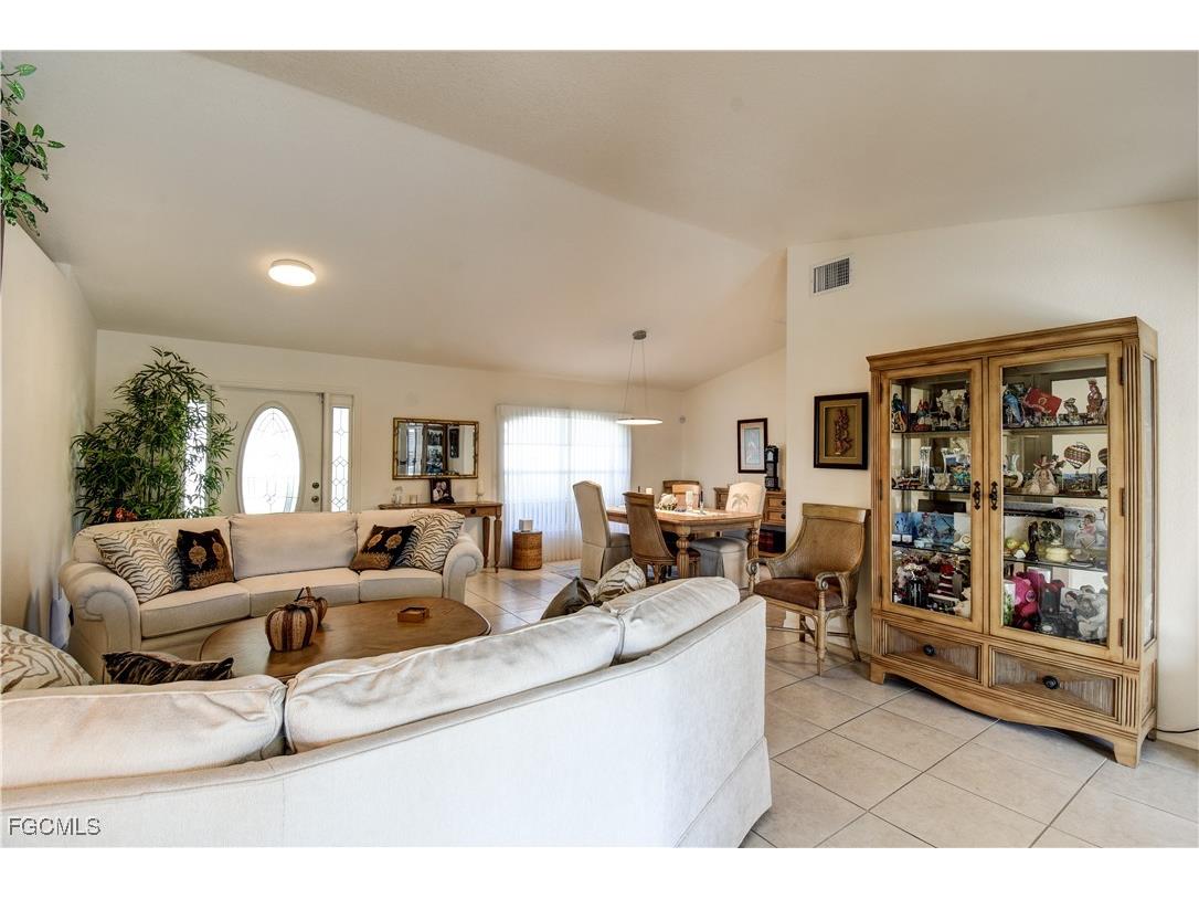 2201 SE 17th Place Cape Coral FL 33990 2026003765 image5