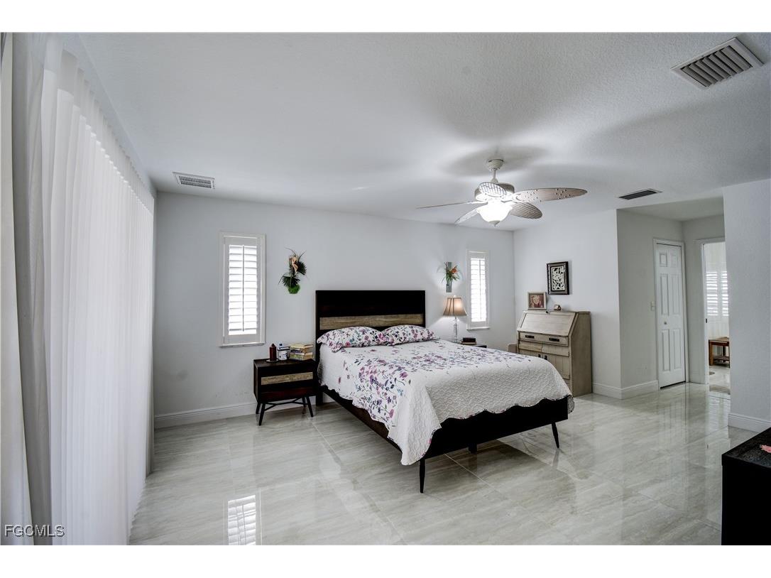 2201 SE 17th Place Cape Coral FL 33990 2026003765 image7