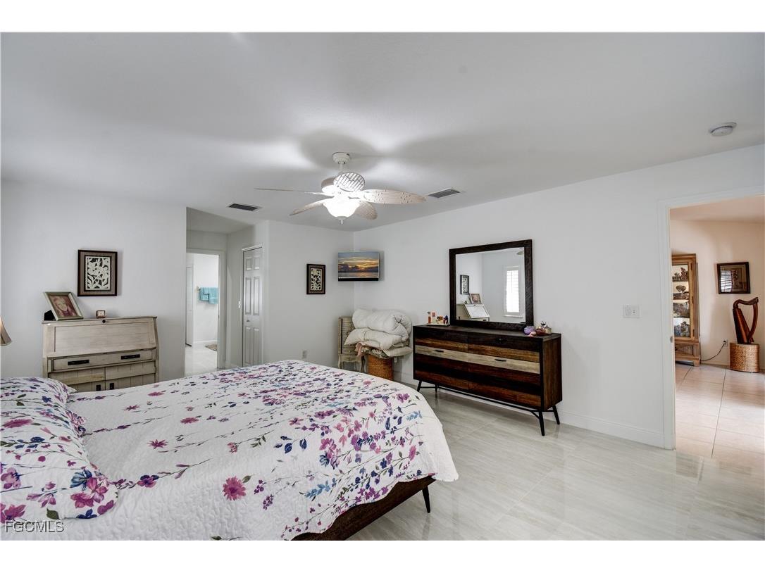 2201 SE 17th Place Cape Coral FL 33990 2026003765 image8