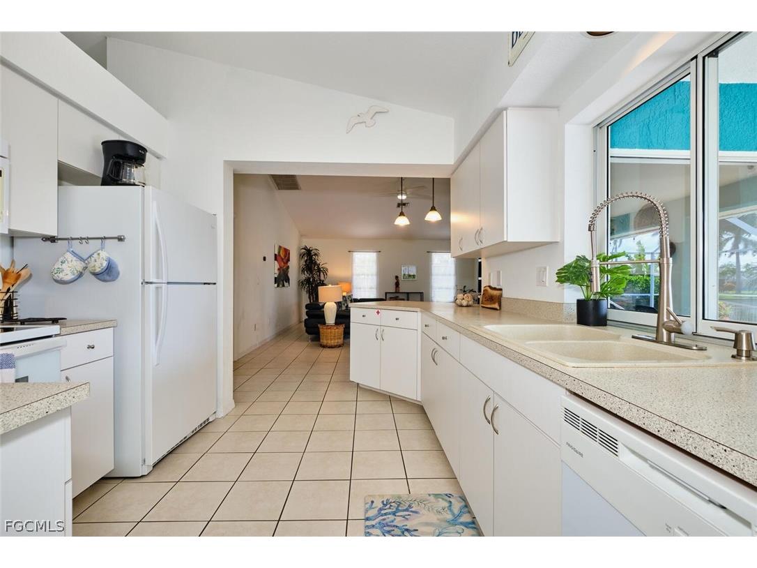 2201 SE 5th Avenue Cape Coral FL 33990 2026010069 image11