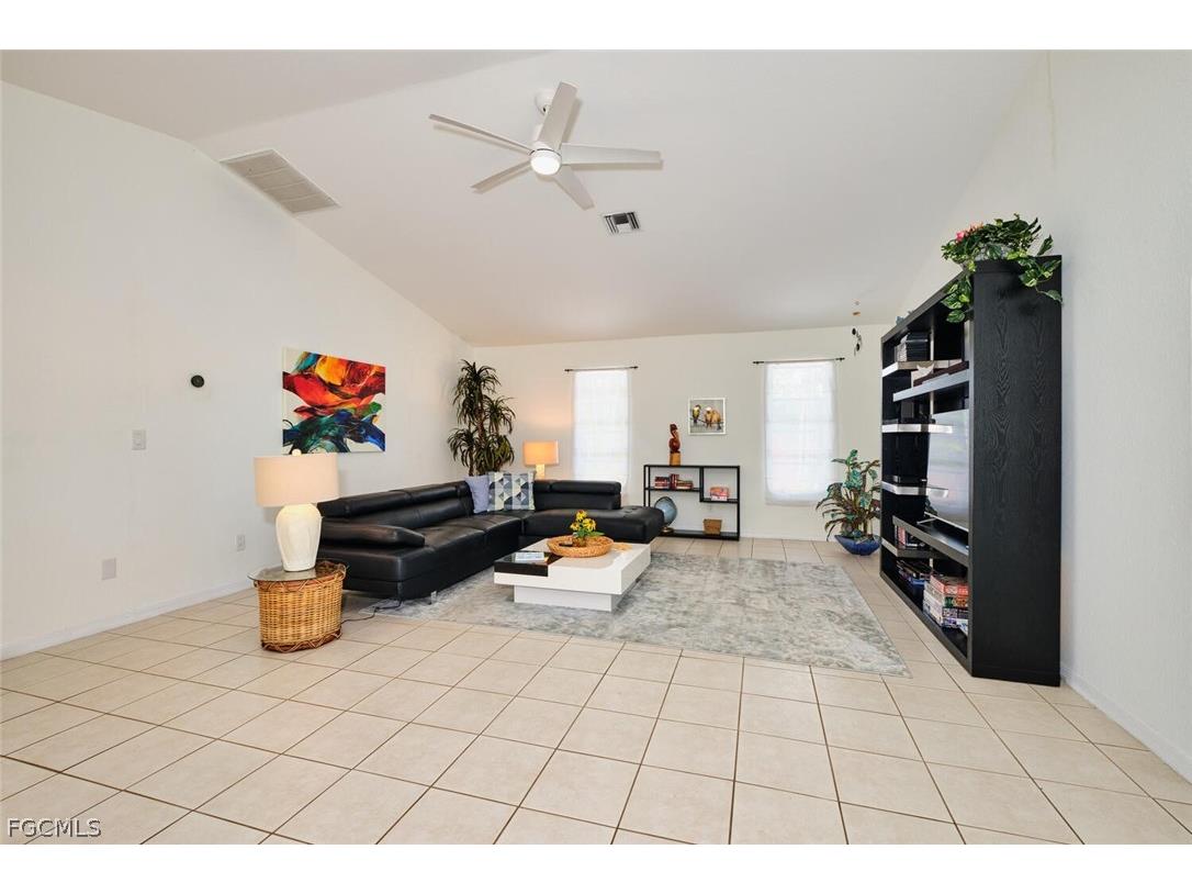 2201 SE 5th Avenue Cape Coral FL 33990 2026010069 image17
