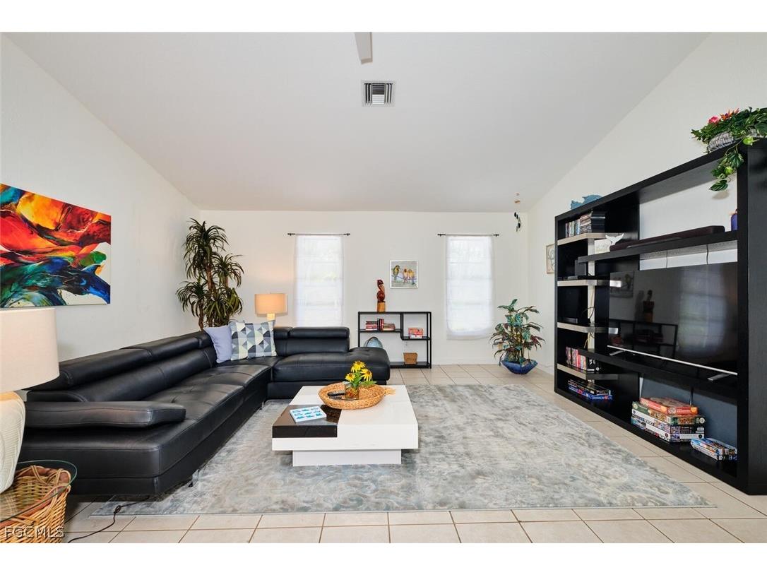 2201 SE 5th Avenue Cape Coral FL 33990 2026010069 image18