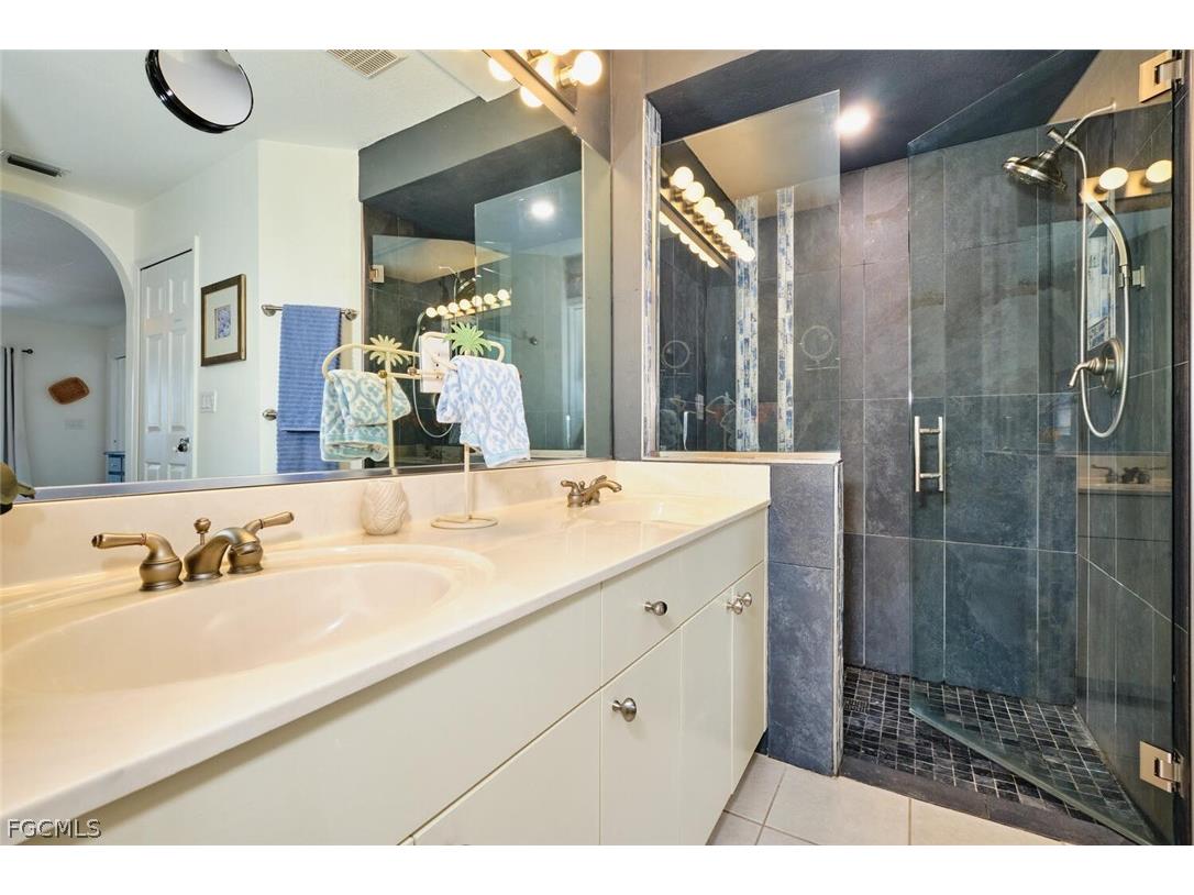 2201 SE 5th Avenue Cape Coral FL 33990 2026010069 image24