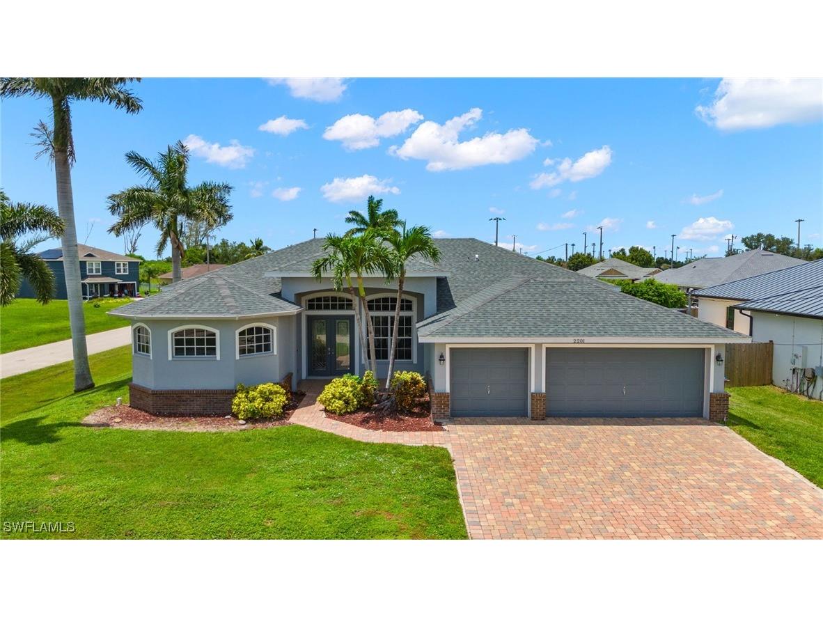 2201 SW 14th Terrace Cape Coral FL 33991 224065487 image1