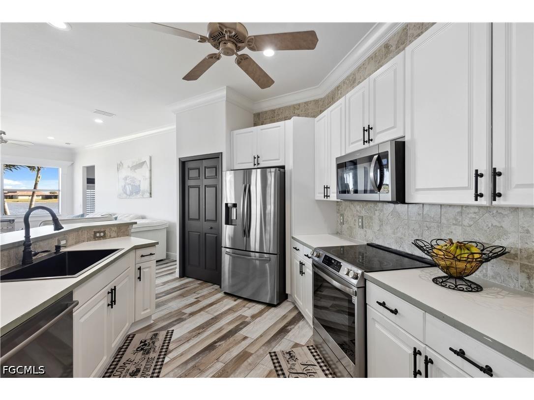 2202 Grove Drive Naples FL 34120 2026020146 image15