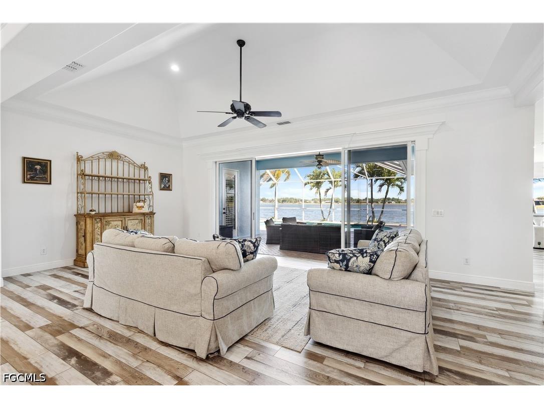 2202 Grove Drive Naples FL 34120 2026020146 image4