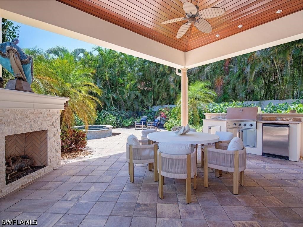 2202 Miramonte Way Naples FL 34105 226016812 image4