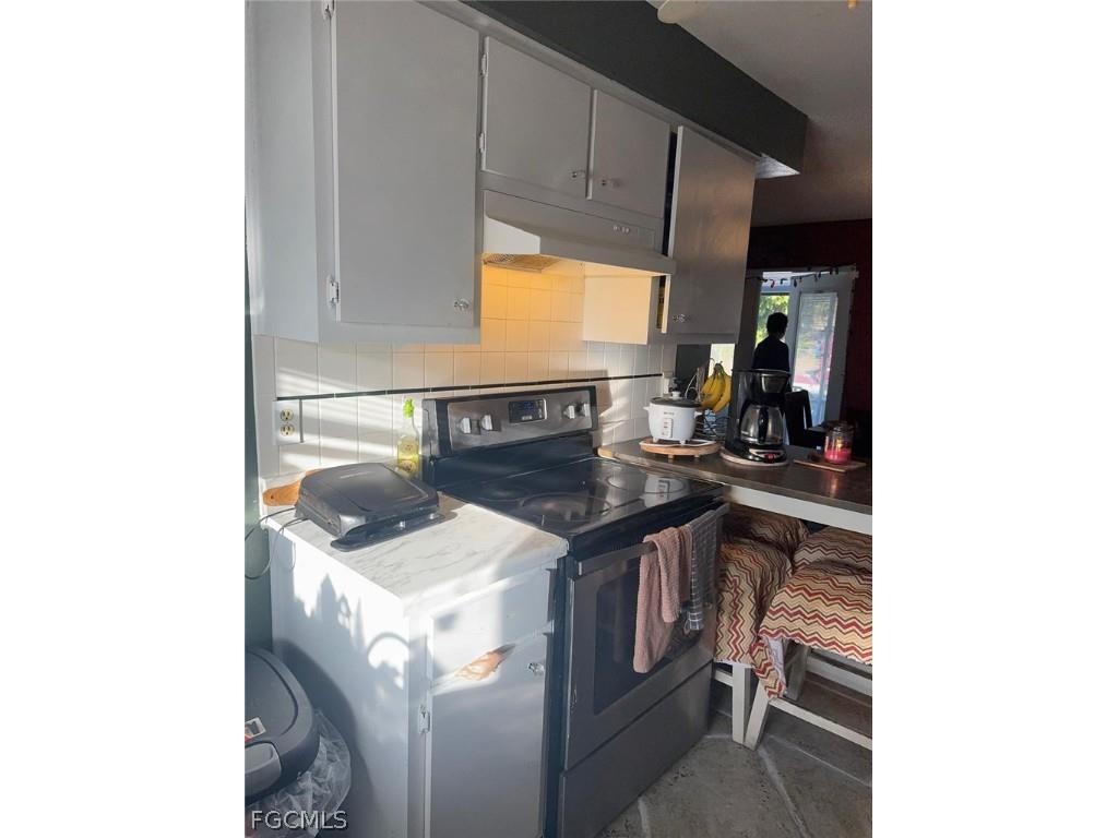 2202 Parkview Drive Fort Myers FL 33905 2026006979 image10