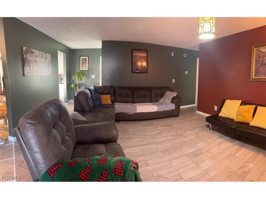 2202 Parkview Drive Fort Myers FL 33905 2026006979 image4