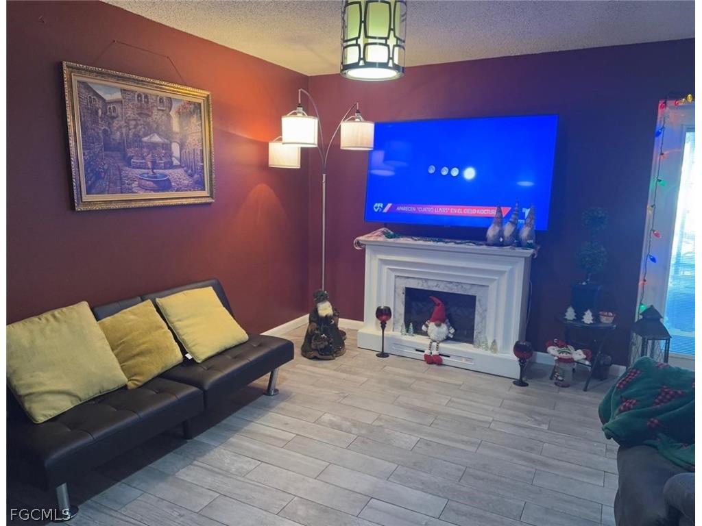 2202 Parkview Drive Fort Myers FL 33905 2026006979 image5