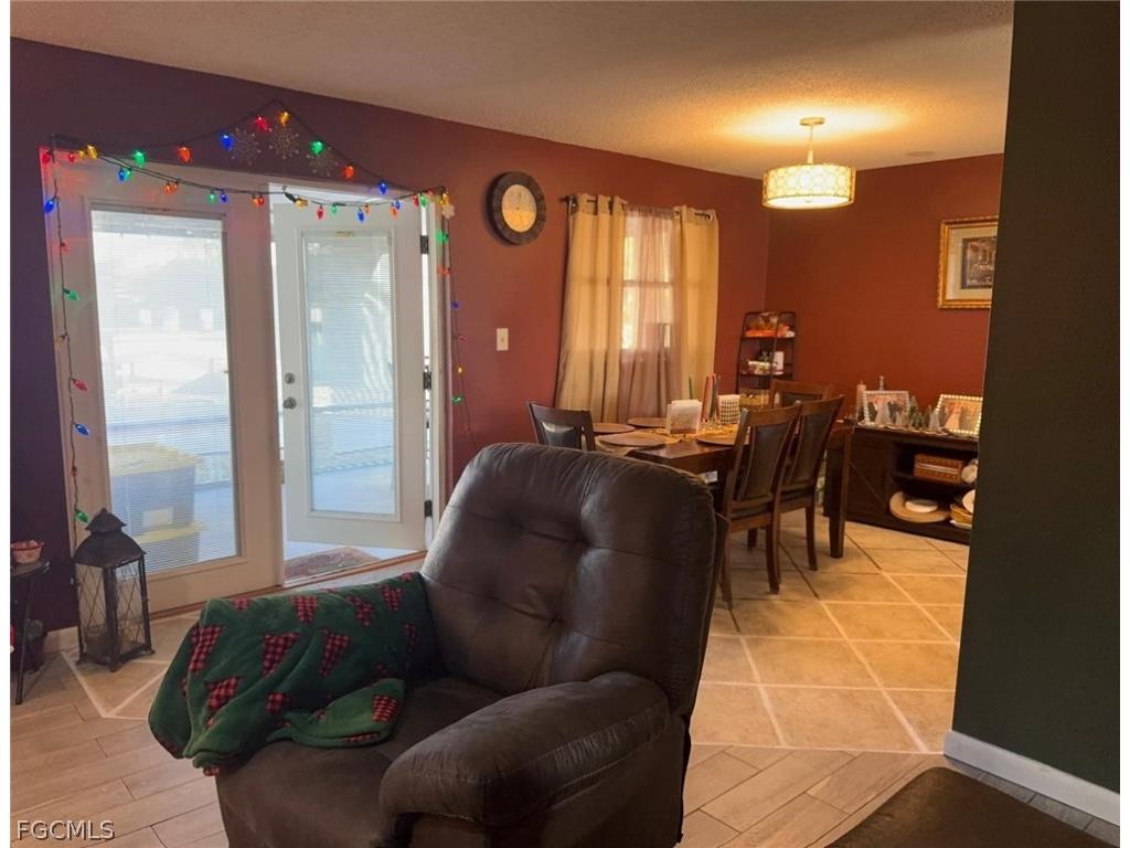 2202 Parkview Drive Fort Myers FL 33905 2026006979 image6