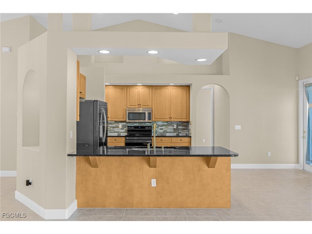 2202 SE 19th Place Cape Coral FL 33990 2025016479 image14