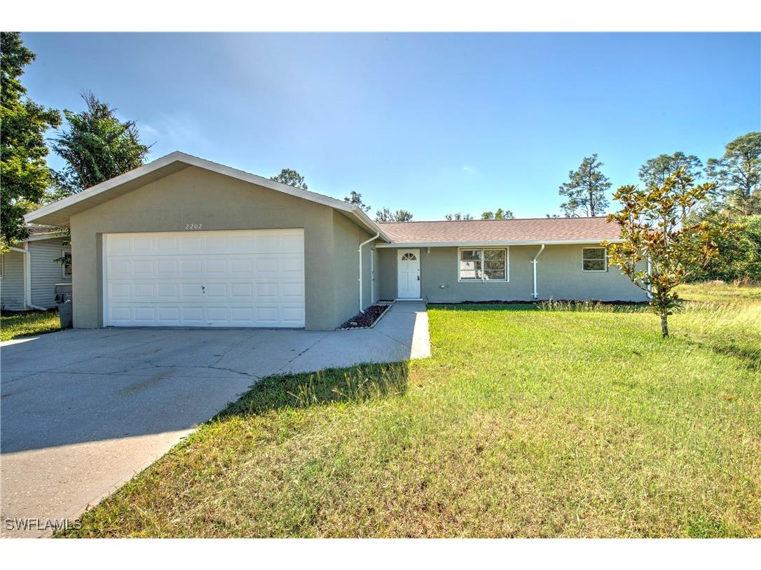 2202 Wyandotte Avenue Alva FL 33920 224094860 image1