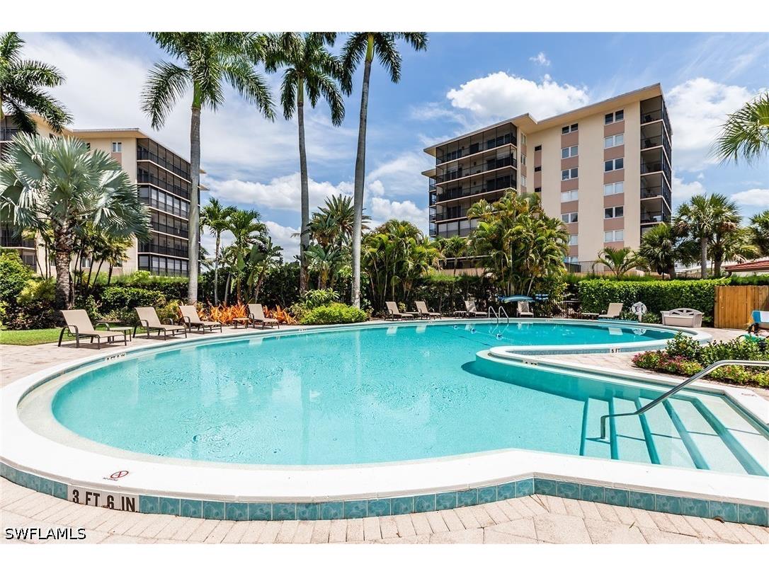 2203 Gulf Shore Boulevard N #E1 Naples FL 34102 226013483 image21