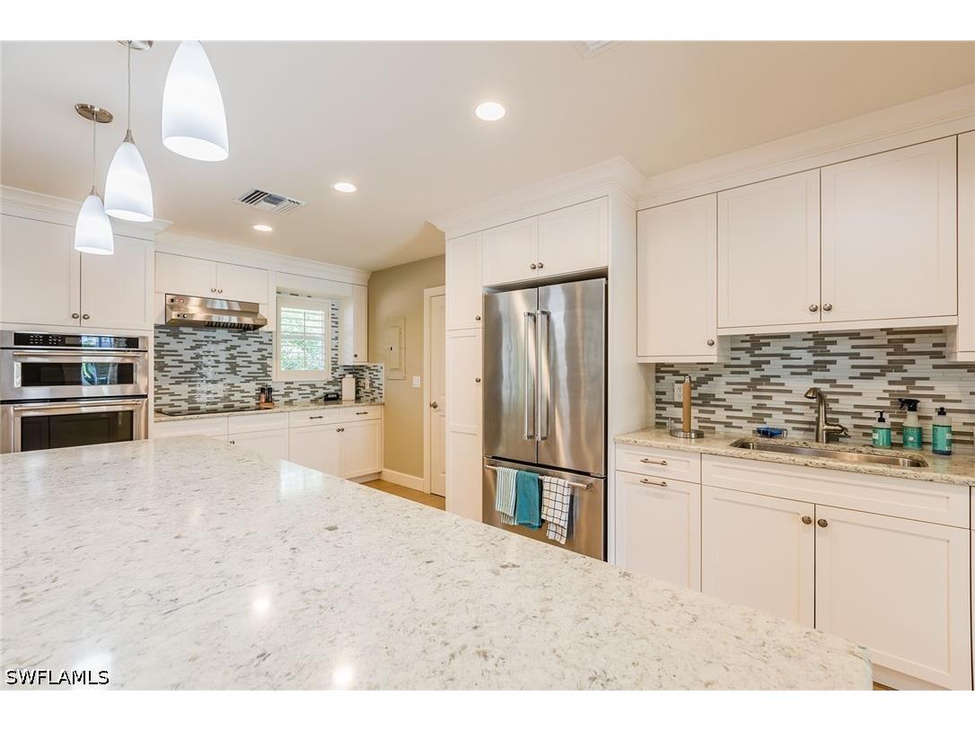 2203 Gulf Shore Boulevard N #E1 Naples FL 34102 226013483 image24