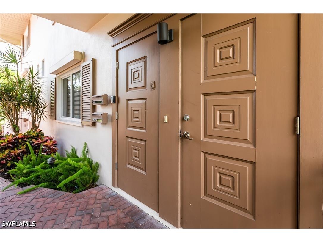 2203 Gulf Shore Boulevard N #E1 Naples FL 34102 226013483 image25