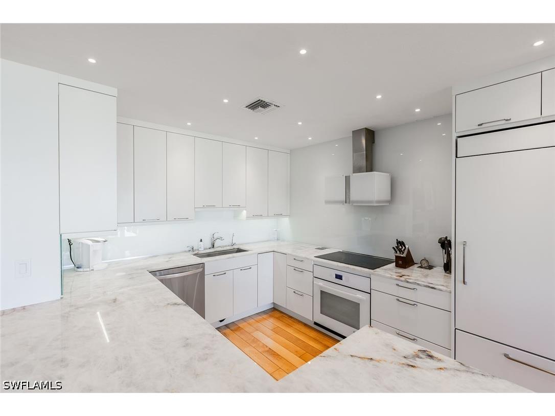 2203 Gulf Shore Boulevard N #E1 Naples FL 34102 226013483 image4