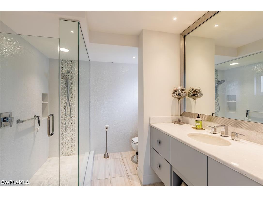 2203 Gulf Shore Boulevard N #E1 Naples FL 34102 226013483 image7