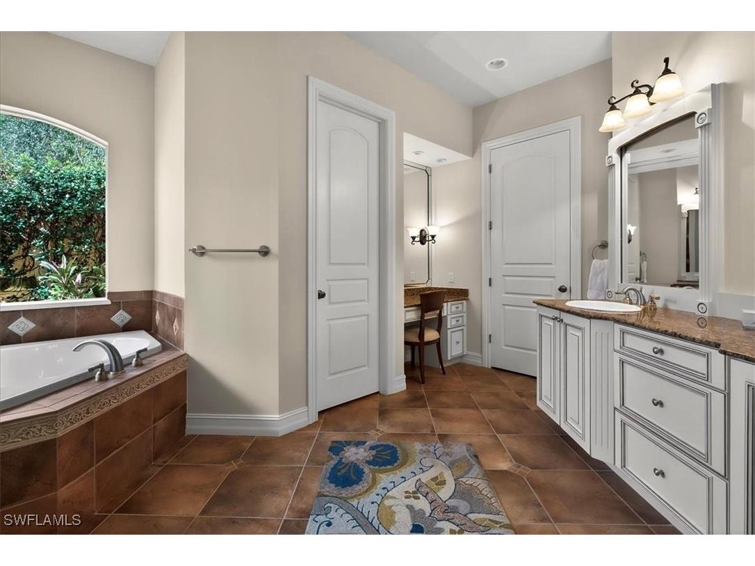 2203 Imperial Golf Co Boulevard Naples FL 34110 225084073 image28