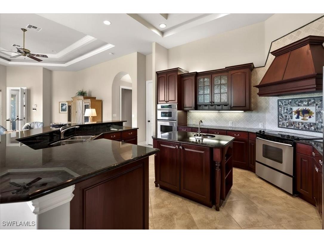 2203 Imperial Golf Co Boulevard Naples FL 34110 225084073 image9