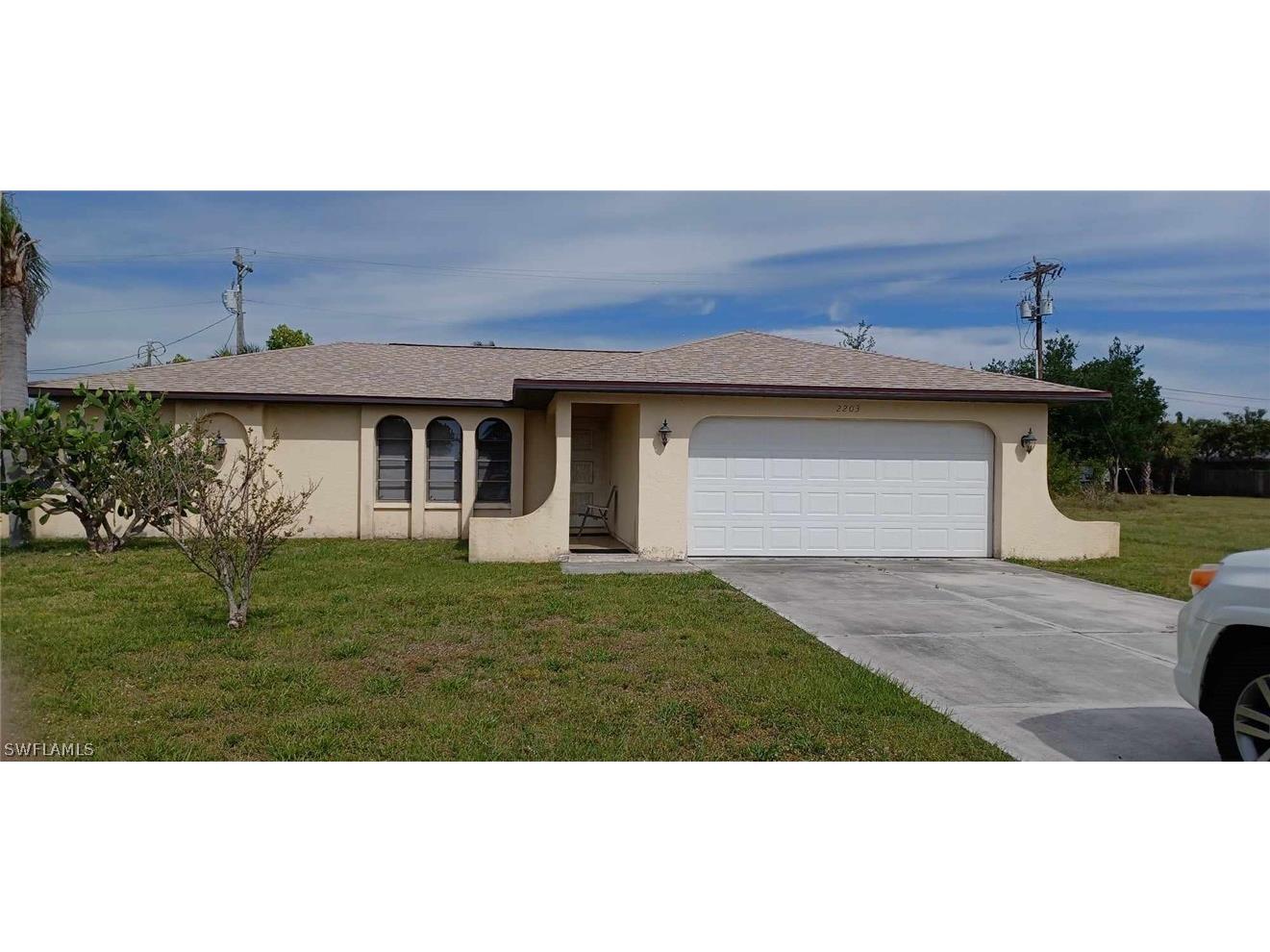 2203 SE Santa Barbara Place Cape Coral FL 33990 224030510 image1