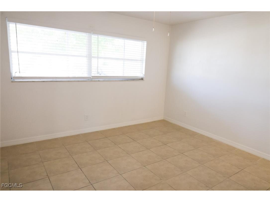 2203 Santiago Avenue Fort Myers FL 33905 2025012791 image10