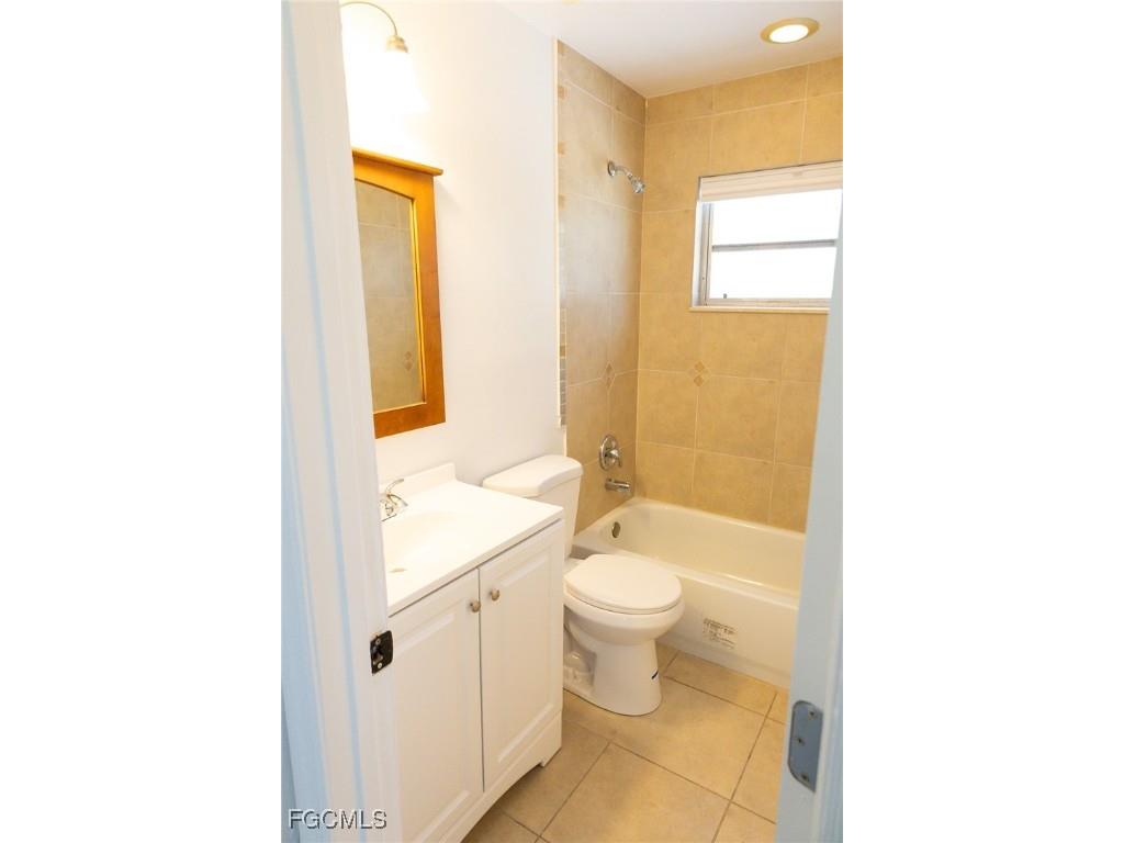 2203 Santiago Avenue Fort Myers FL 33905 2025012791 image14