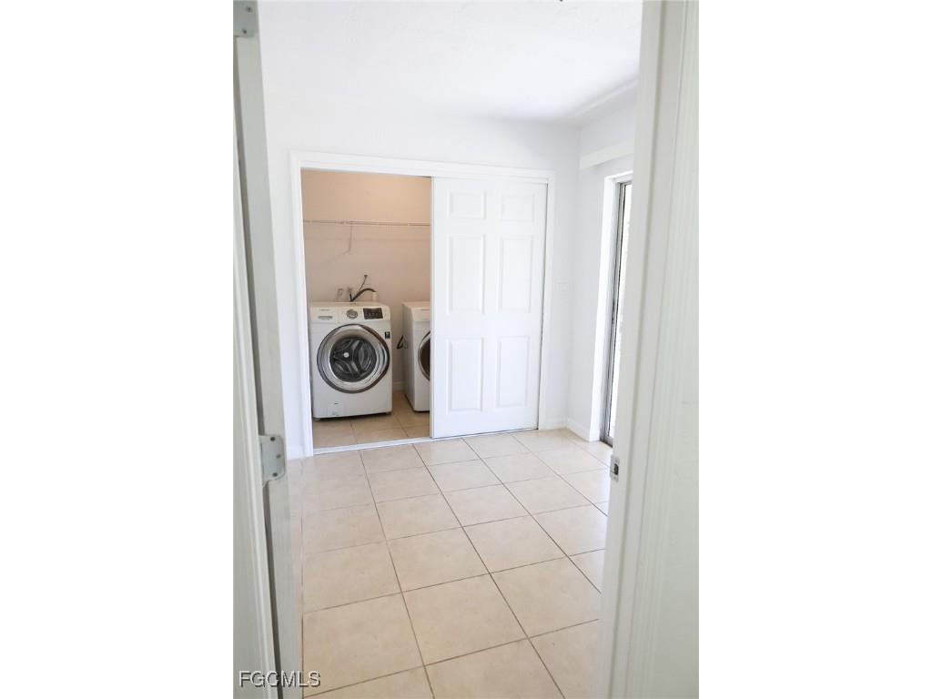 2203 Santiago Avenue Fort Myers FL 33905 2025012791 image16
