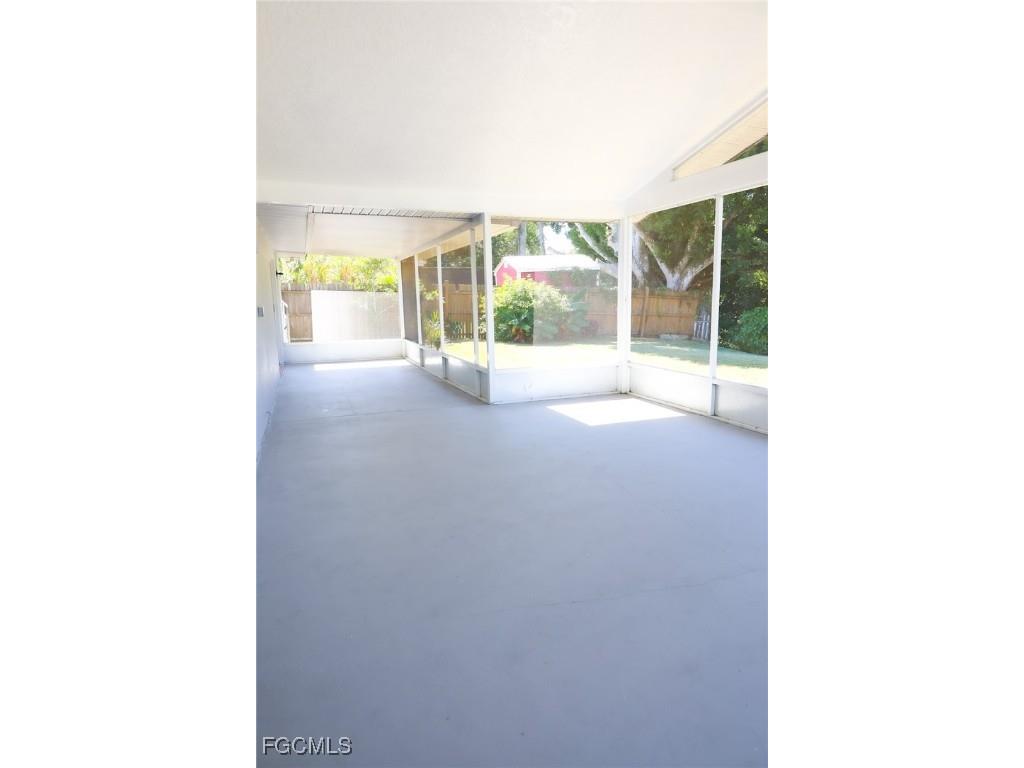 2203 Santiago Avenue Fort Myers FL 33905 2025012791 image17