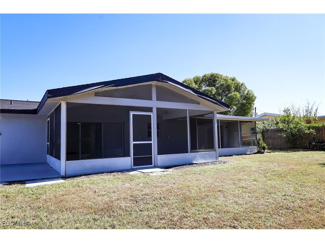 2203 Santiago Avenue Fort Myers FL 33905 2025012791 image19