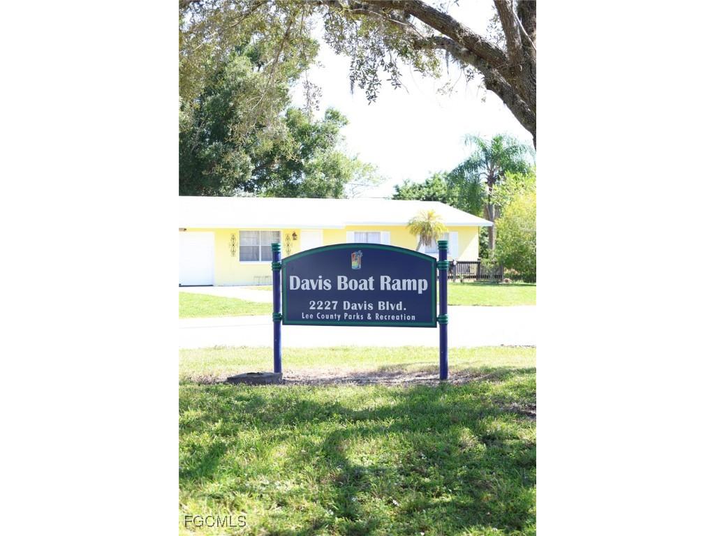 2203 Santiago Avenue Fort Myers FL 33905 2025012791 image23