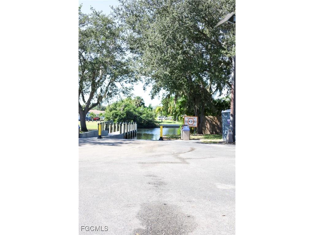 2203 Santiago Avenue Fort Myers FL 33905 2025012791 image24