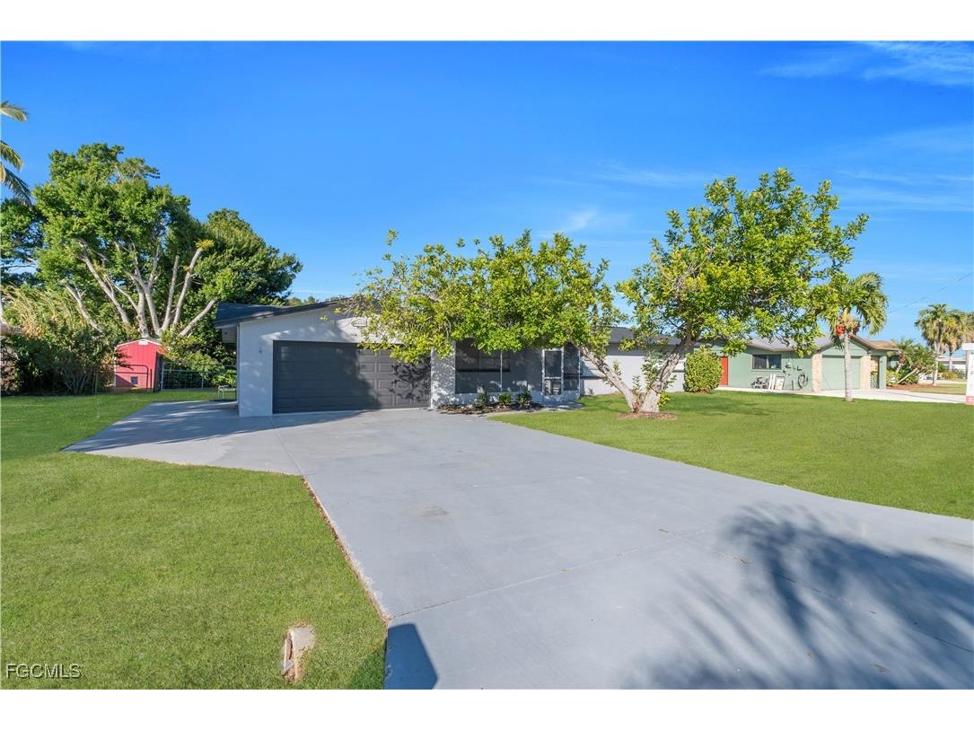 2203 Santiago Avenue Fort Myers FL 33905 2025012791 image25